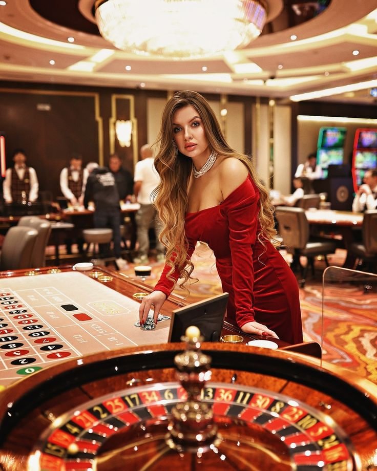 wk77 online bingo room displayed on mobile phone for Philippines players